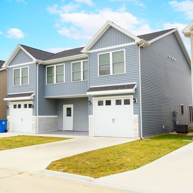 Zplace Duplex 901 N. Court