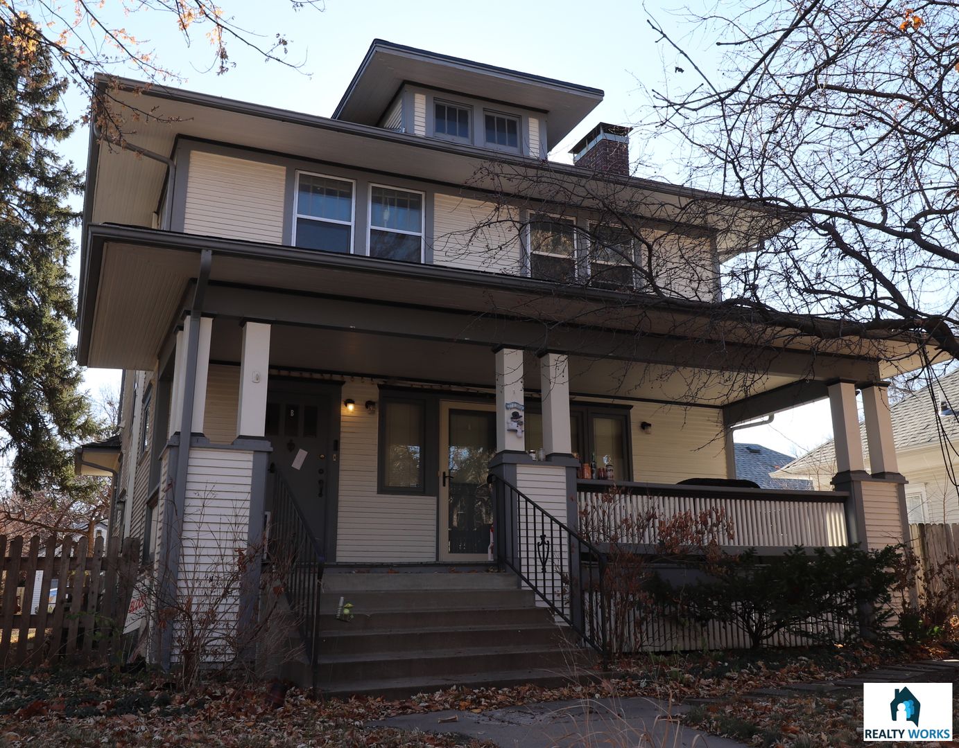 Lincoln Apartment: 2611 A St