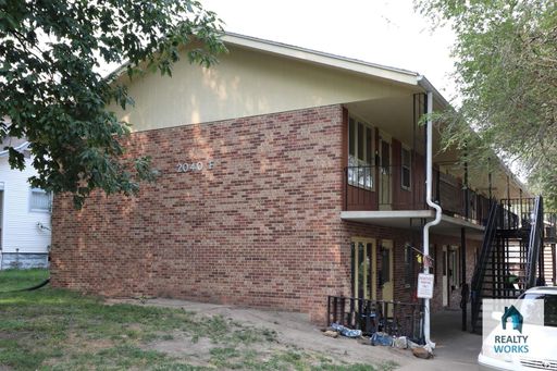 Upper Level One Bedroom Apartment – photo 1