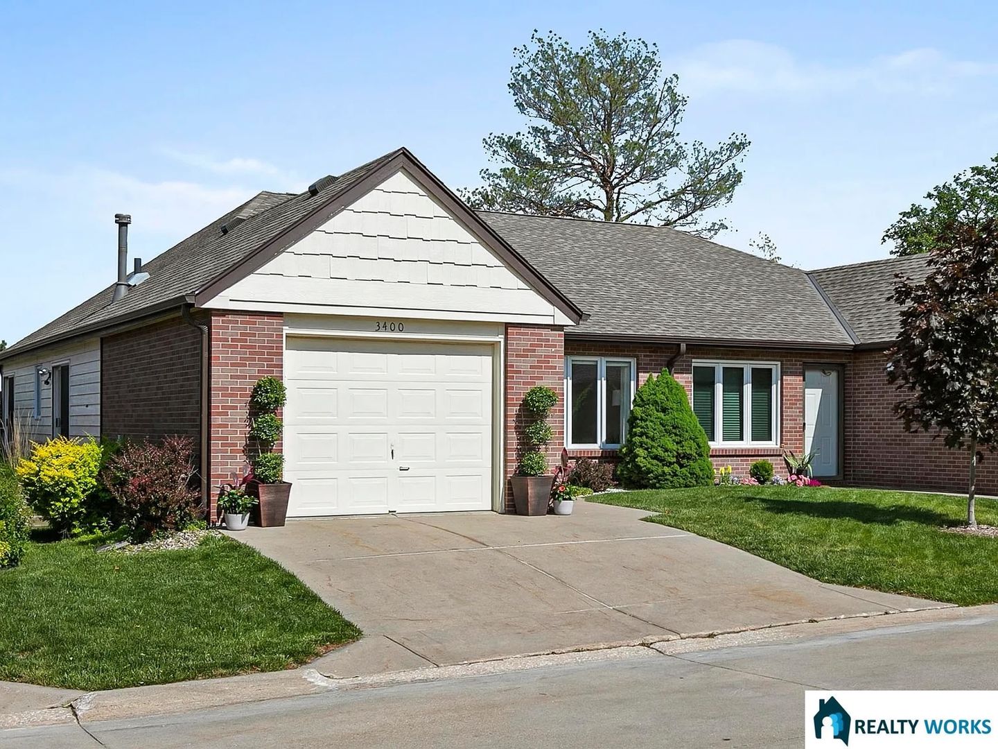 Lincoln House: 3400 Glenhaven Place