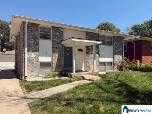 2 Bedroom Garden Level Duplex – photo 1