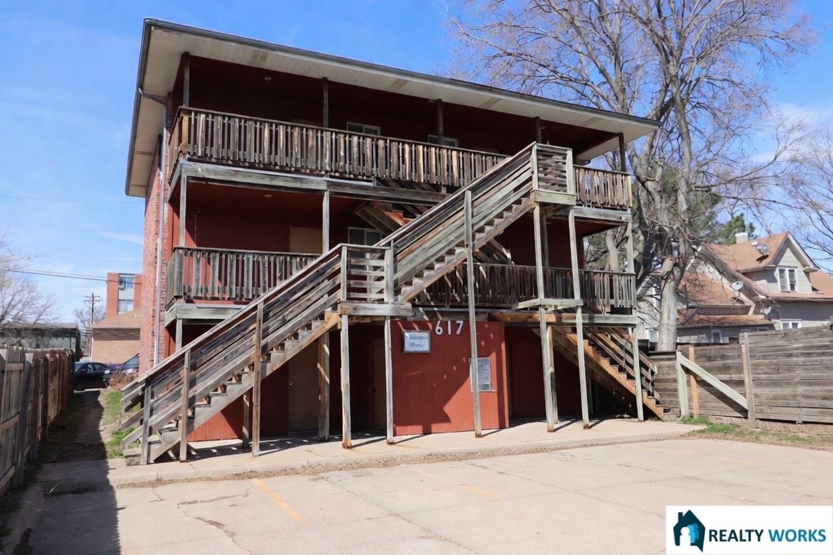 Lincoln Apartment: 617 S 19th St