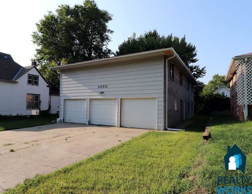 Two bedroom apartment – photo 1