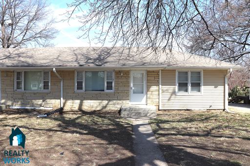3 Bedroom Duplex in South Lincoln – photo 1