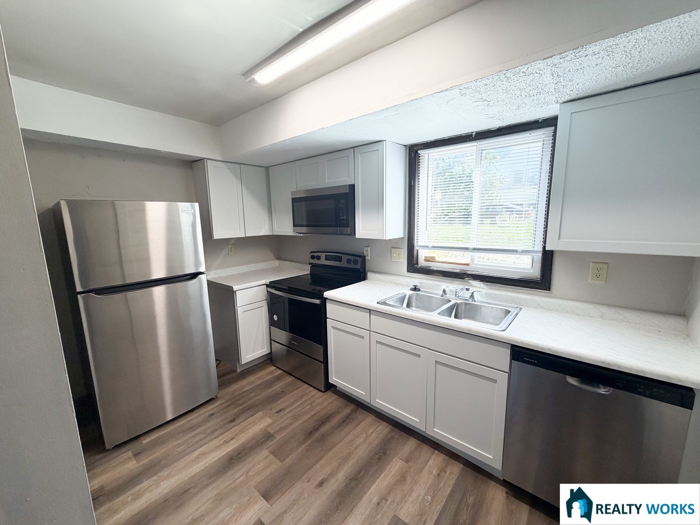 Lincoln Apartment: 2417 Vine