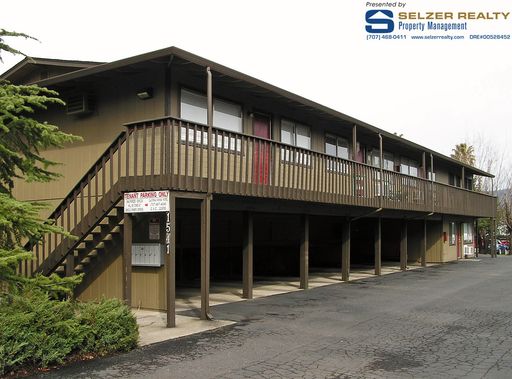 Roomy & nicely updated 2 bd. upstairs end-unit apt. near parks, schools, & shopping!