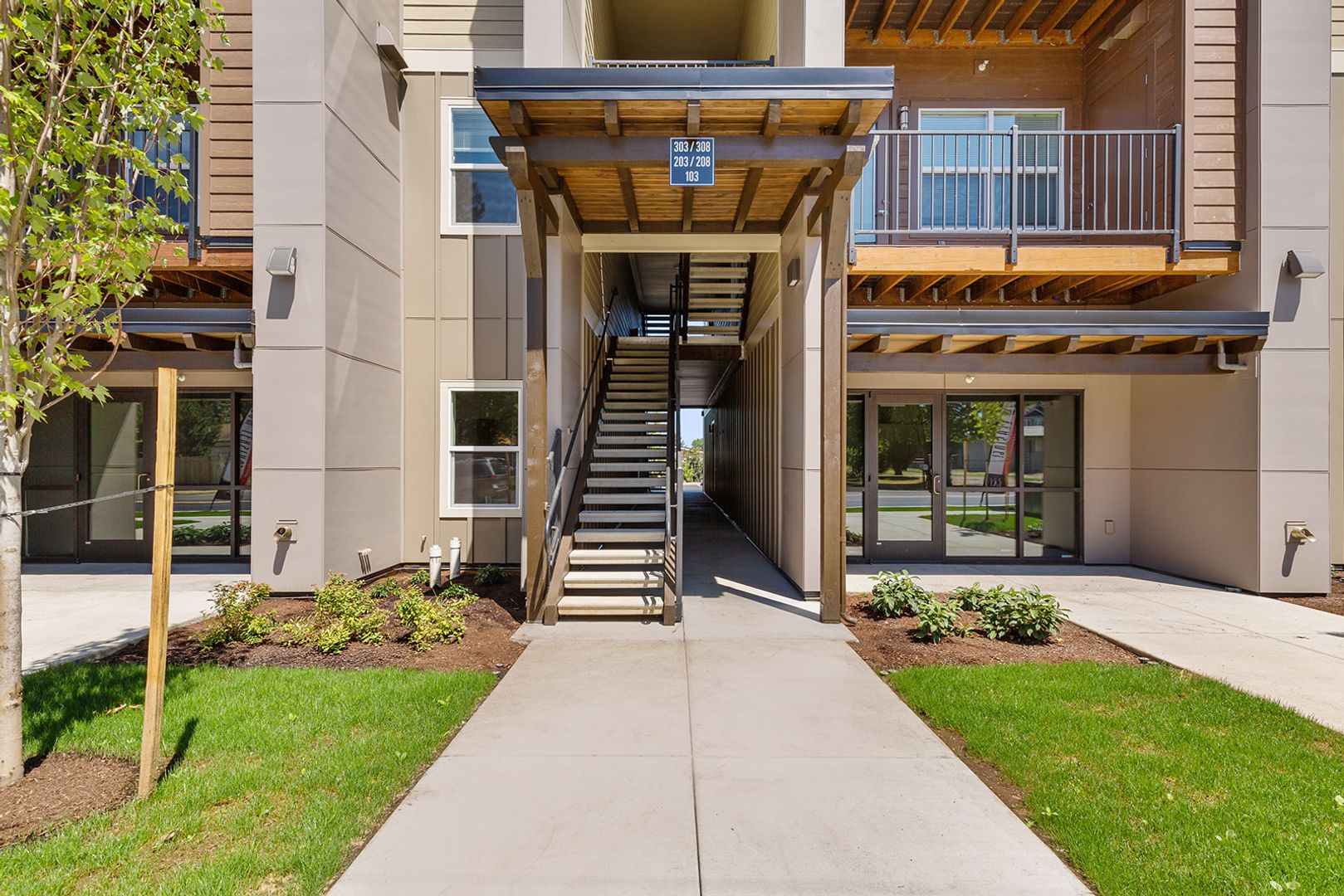 Vancouver Apartment: 4905 NE 122nd Ave