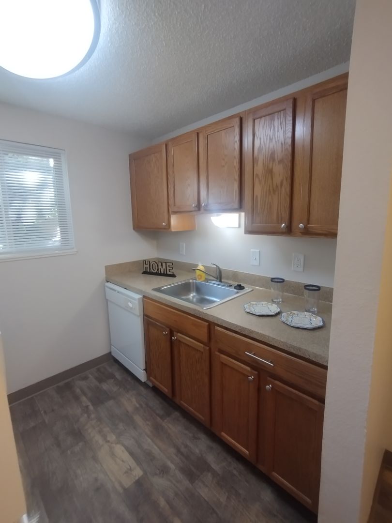 Tualatin Apartment: 19705 SW Boones Ferry Road