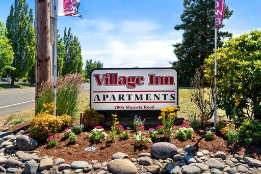 Village Inn Apartments – photo 1