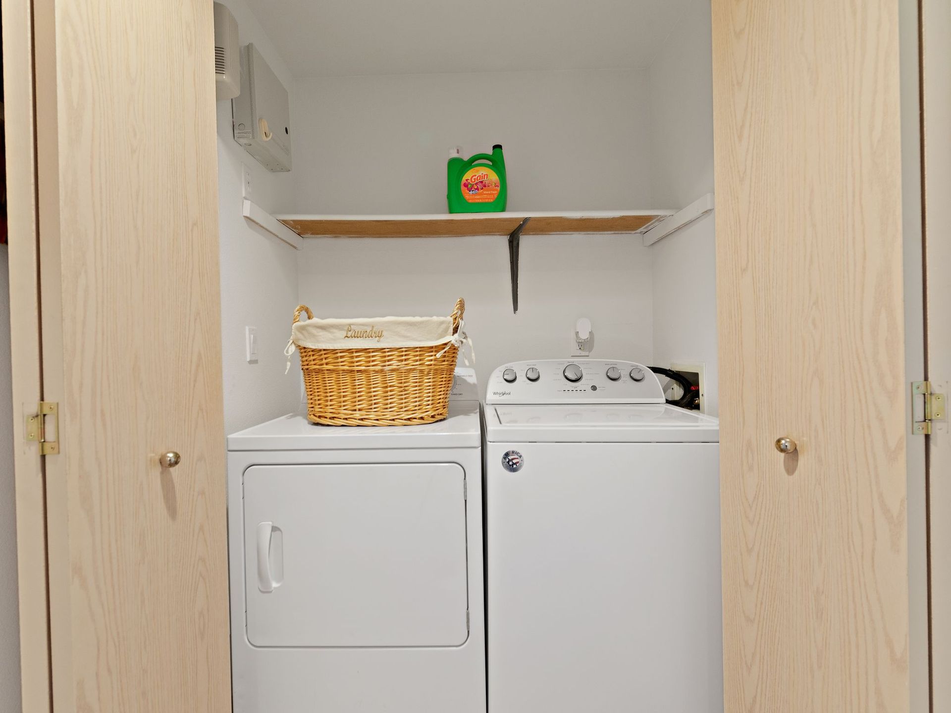 Laundry room at 303 Heatherwood Apartments