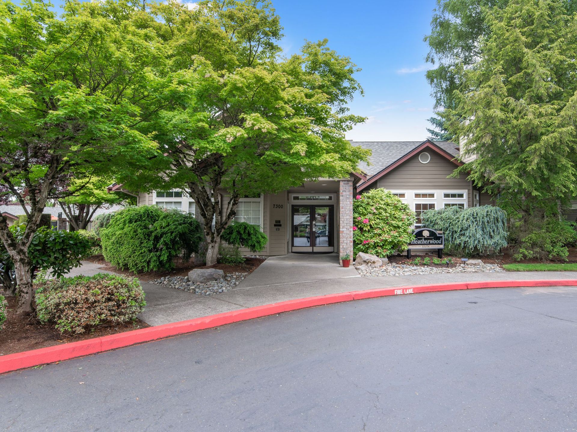 303 Heatherwood Apartments 2 of 12