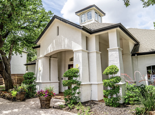 4 Weeks Free applied on your First Full Month - When you Sign a 12-Month Lease! – photo 1