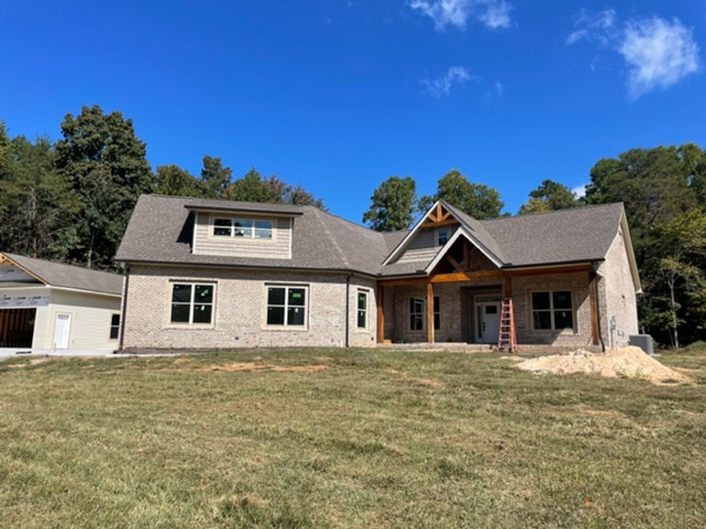 Lenoir City House: 800 Davis Lane
