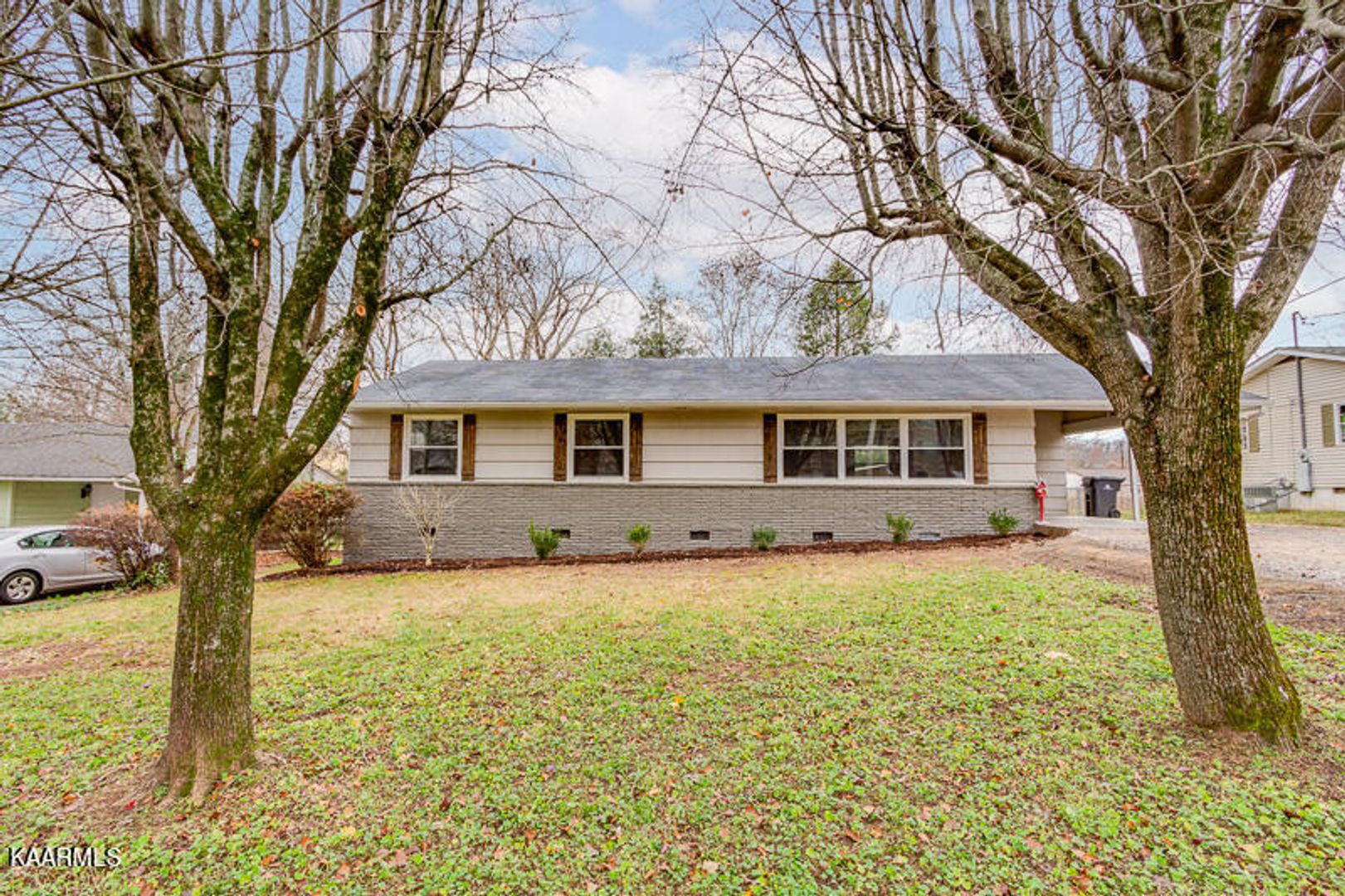 Knoxville House: 3917 Pleasant Ridge Rd