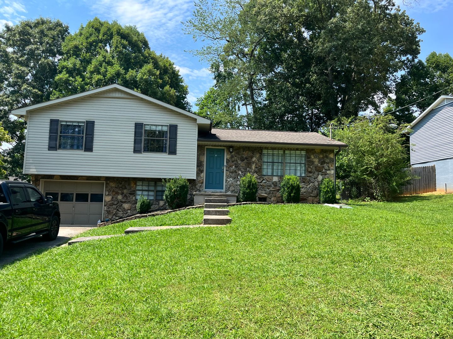 Knoxville House: 7621 Hawthorne Dr