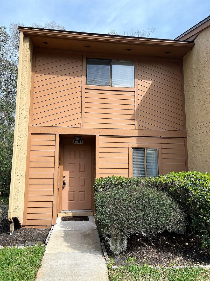 Orange Park Townhome: 85 Debarry Avenue