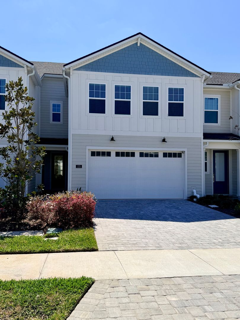 Saint Johns Townhome: 173 Oak Park Drive