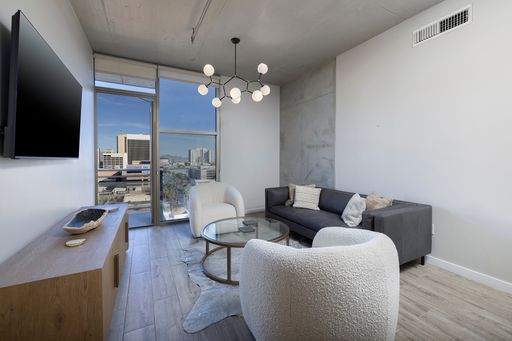 FULLY FURNISHED DOWNTOWN 2 BEDROOM CONDO – photo 1