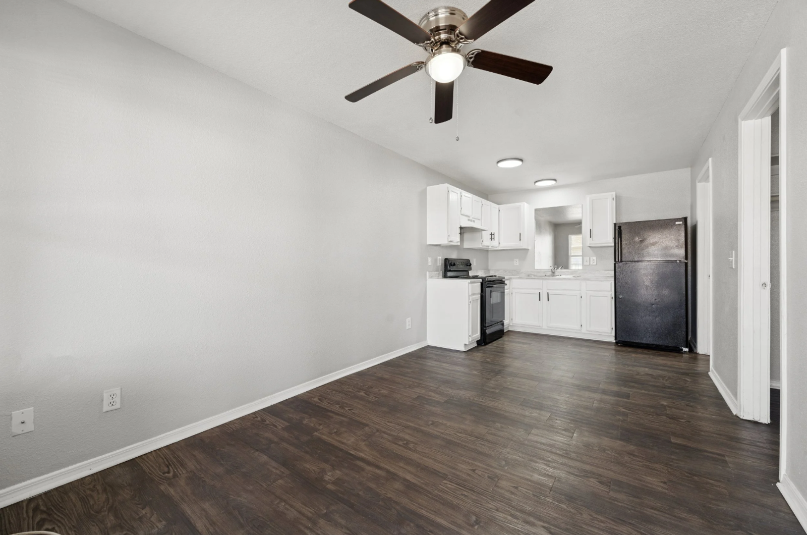 Springdale Apartment: 1705 North Lowell Rd