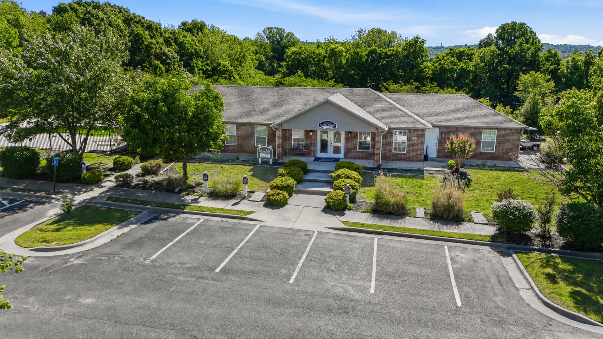 Springdale Apartment: 2353 N Lowell Rd