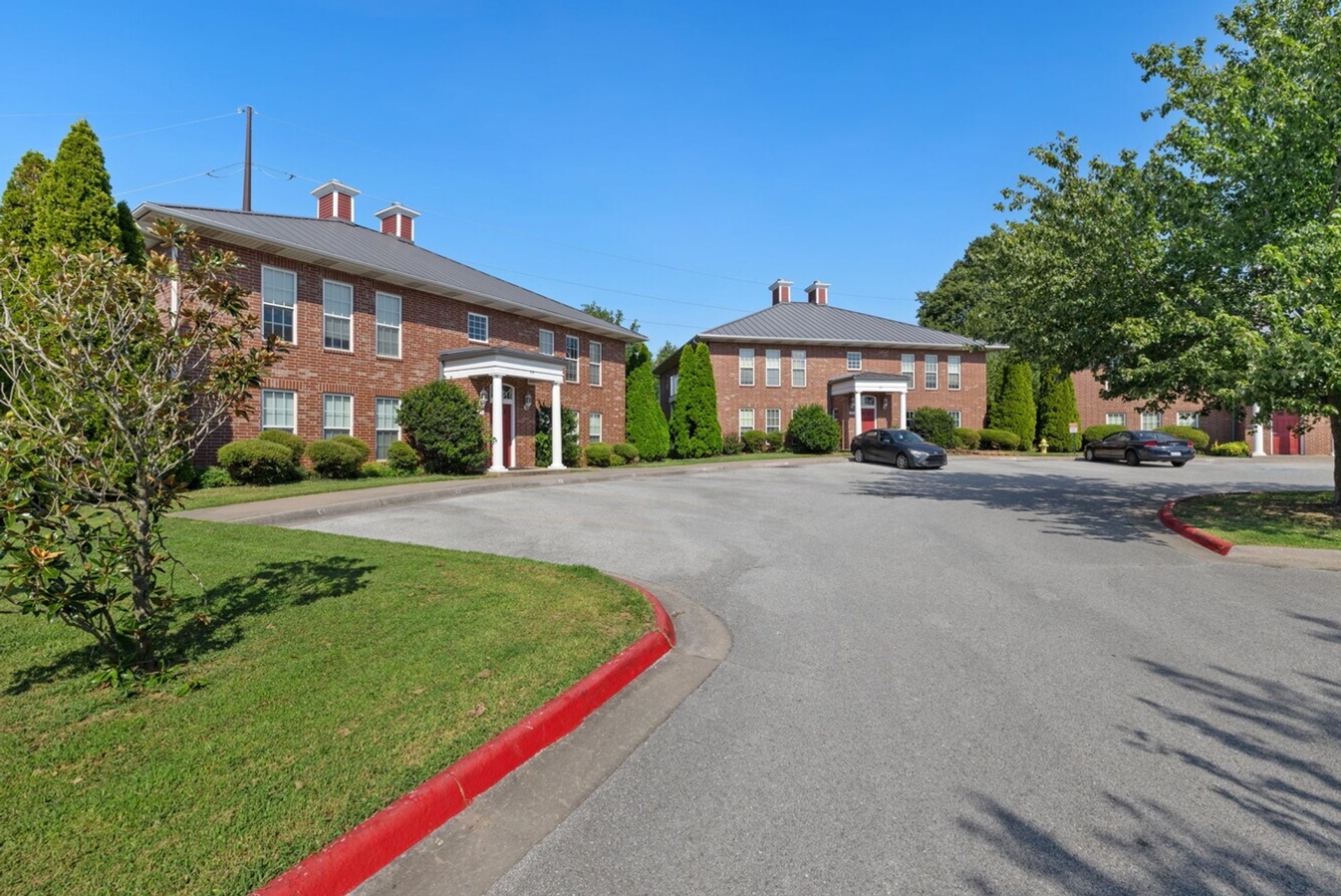 Lowell Apartment: 413 Columbia Pl