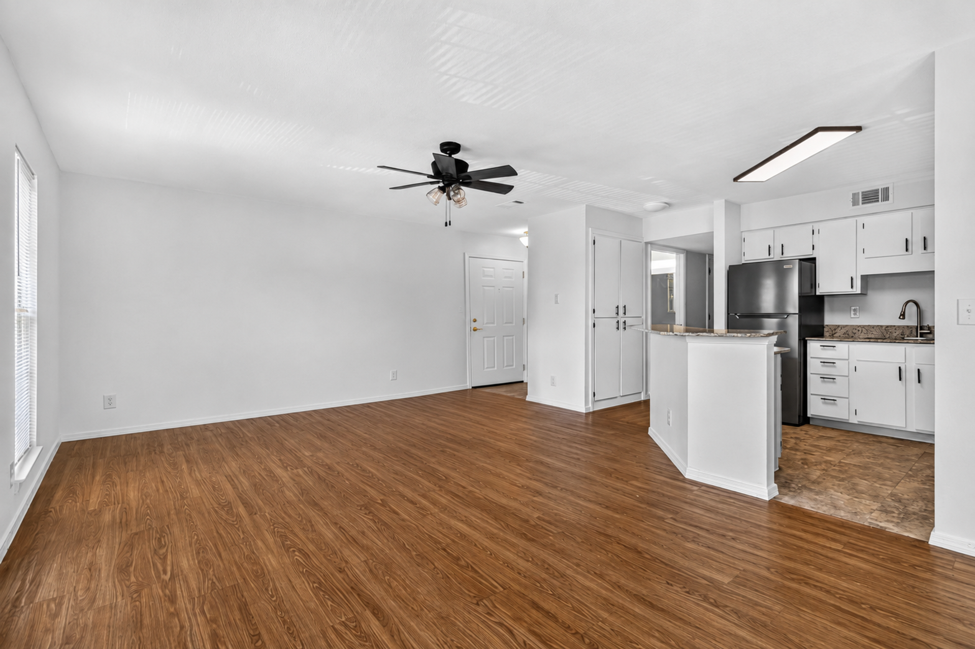 Lowell Apartment: 413 Columbia Pl