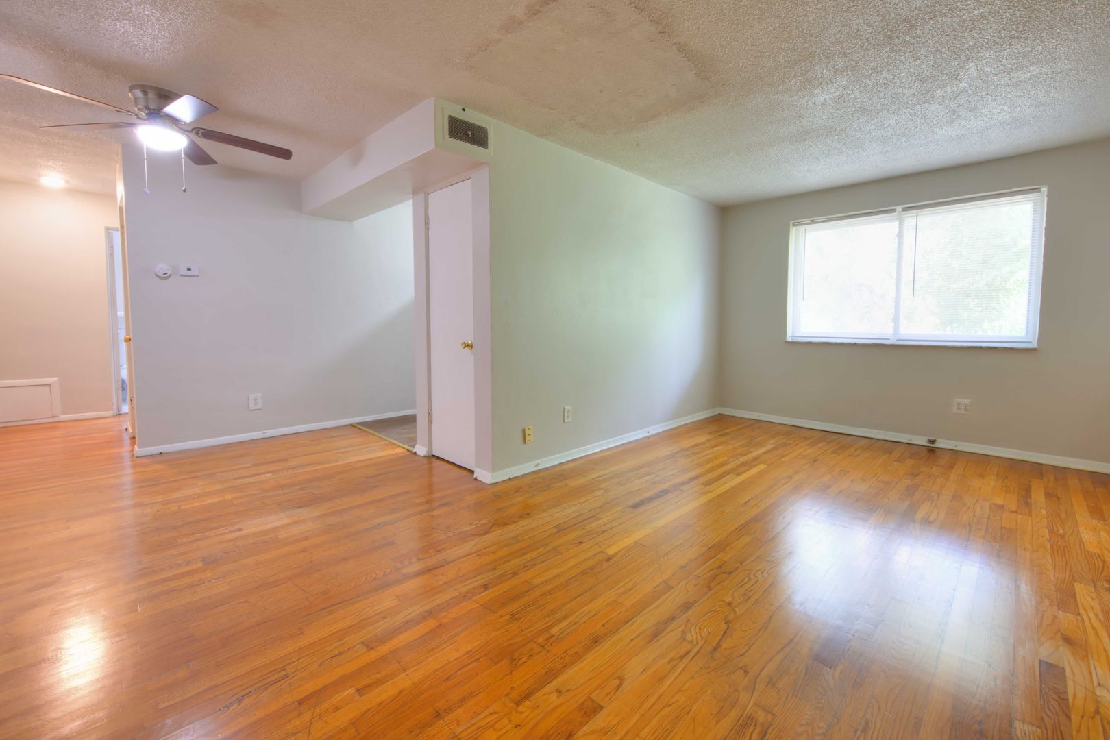St. Louis Apartment: 3508-10 Russell Boulevard