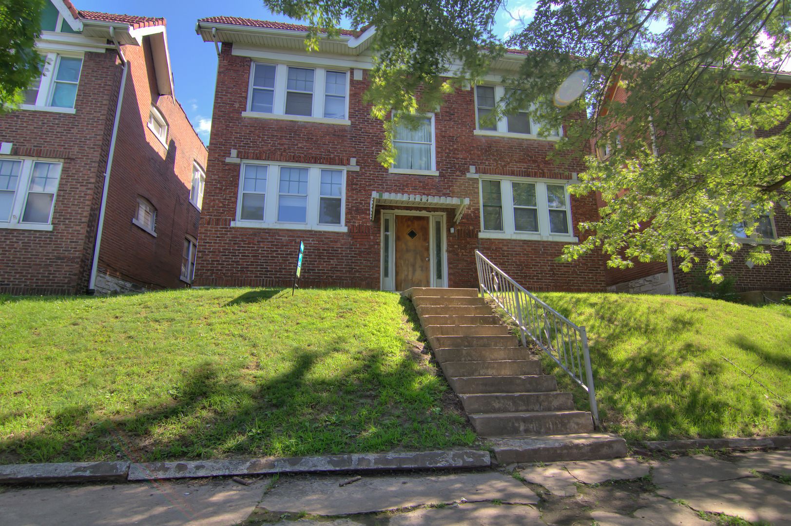 St. Louis Apartment: 3144 Magnolia