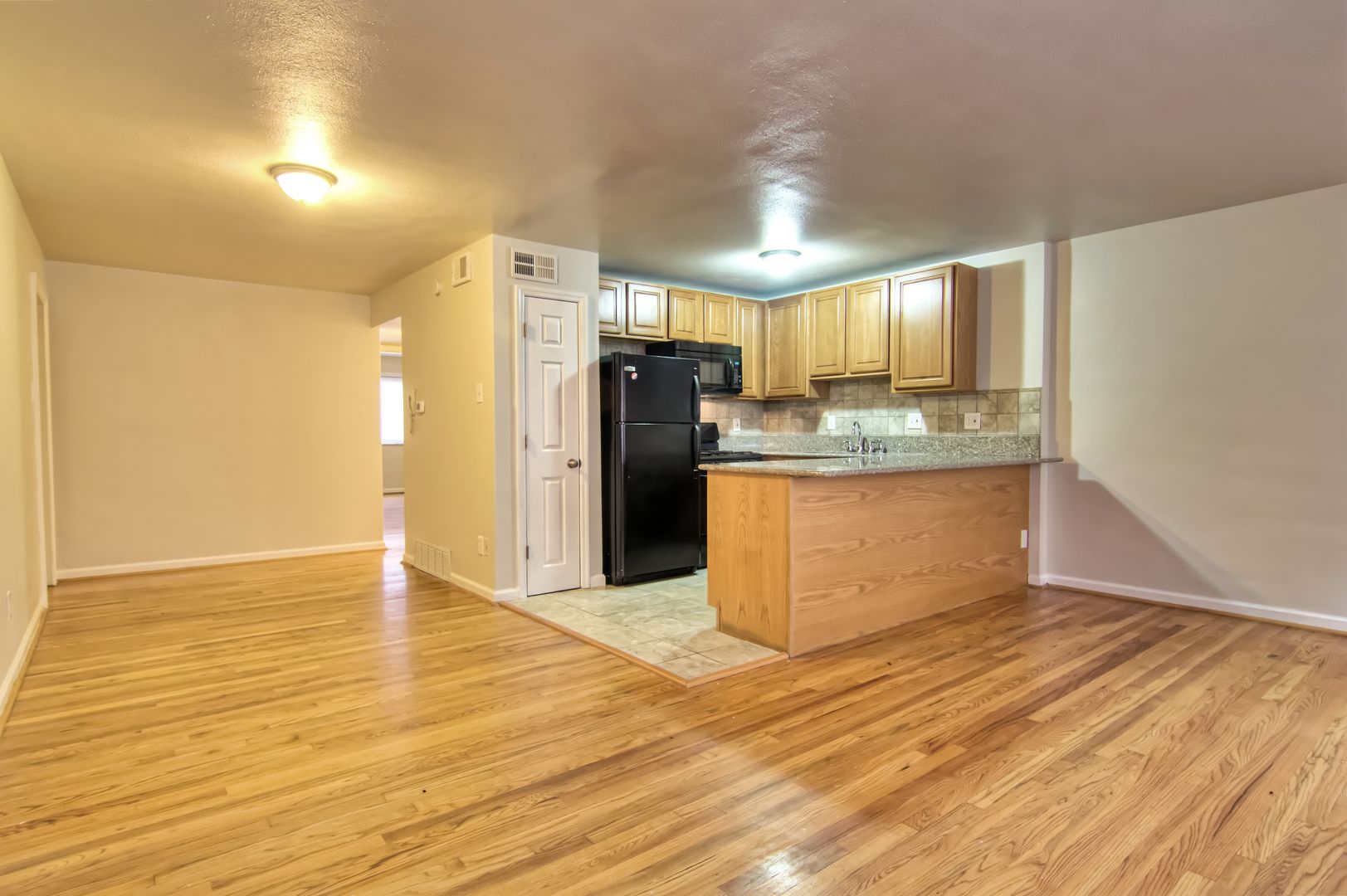 St. Louis Apartment: 3508-10 Russell Boulevard