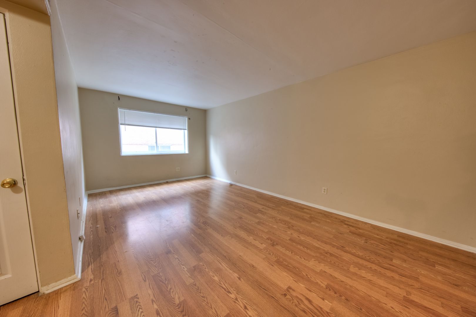 St. Louis Apartment: 3508-10 Russell Boulevard