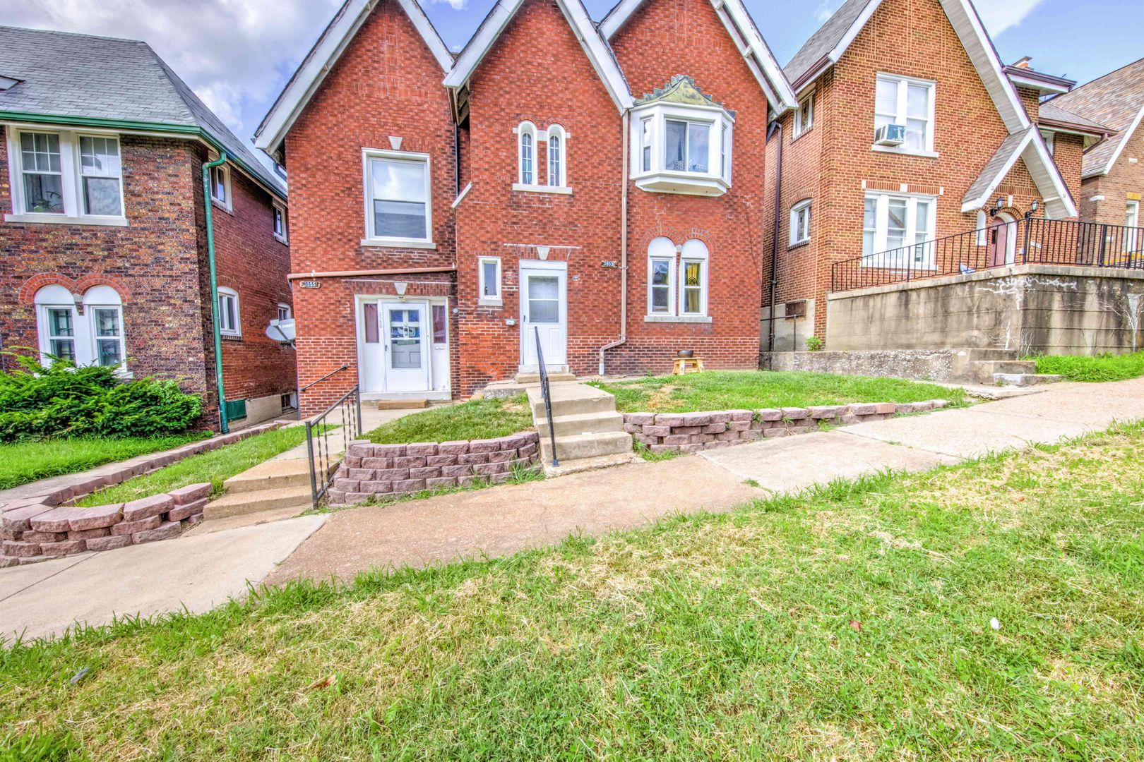 St. Louis Apartment: 3953-55 Fairview St.