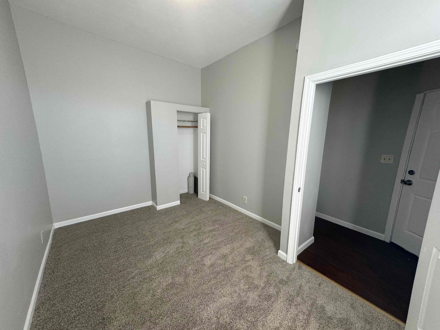 St. Louis Apartment: 3920 California