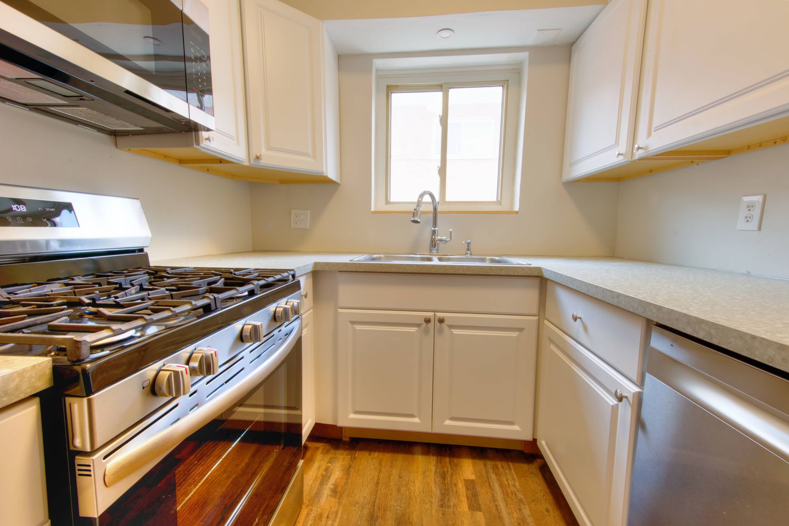 St. Louis Apartment: 3508-10 Russell Boulevard
