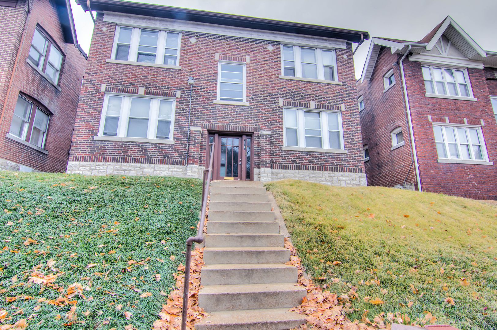 St. Louis Apartment: 3135 Halliday