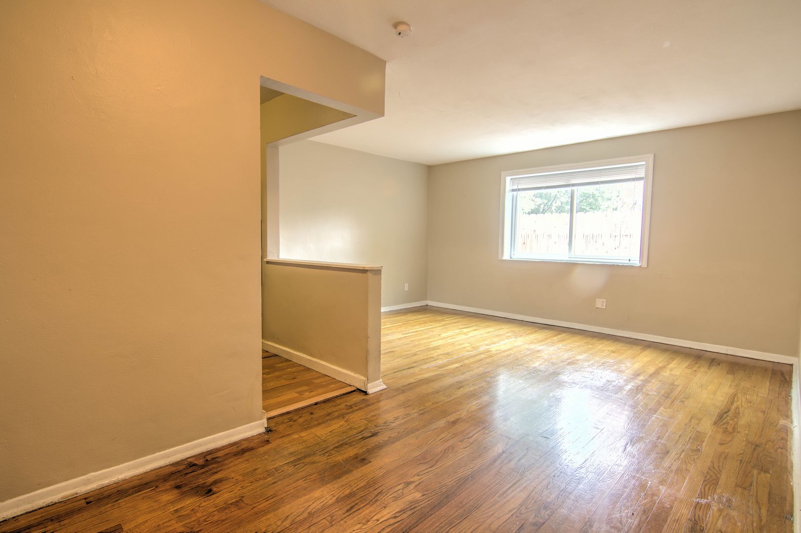 St. Louis Apartment: 3508-10 Russell Boulevard