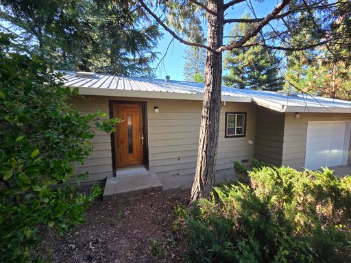 24245 Grand View Ave., Colfax, CA 95713-9220