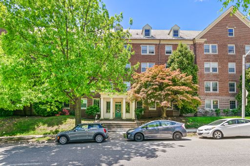 1/2 off first month's rent through 10/31/26 – photo 1
