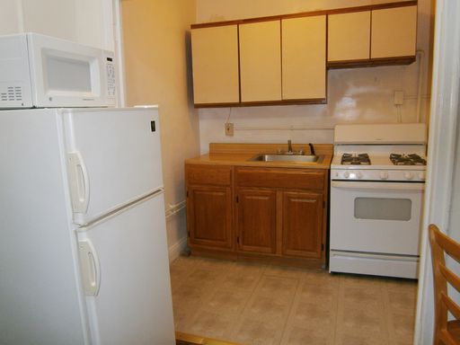 A Landmark in Charles Village, walking distance to JHU & Union Memorial Hospital! – photo 1