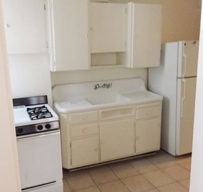 A Landmark in Charles Village, walking distance to JHU & Union Memorial Hospital! – photo 1
