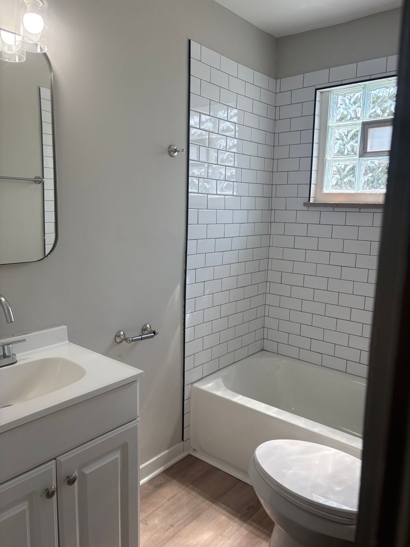 Columbus House: 1009 Lilley Unit D