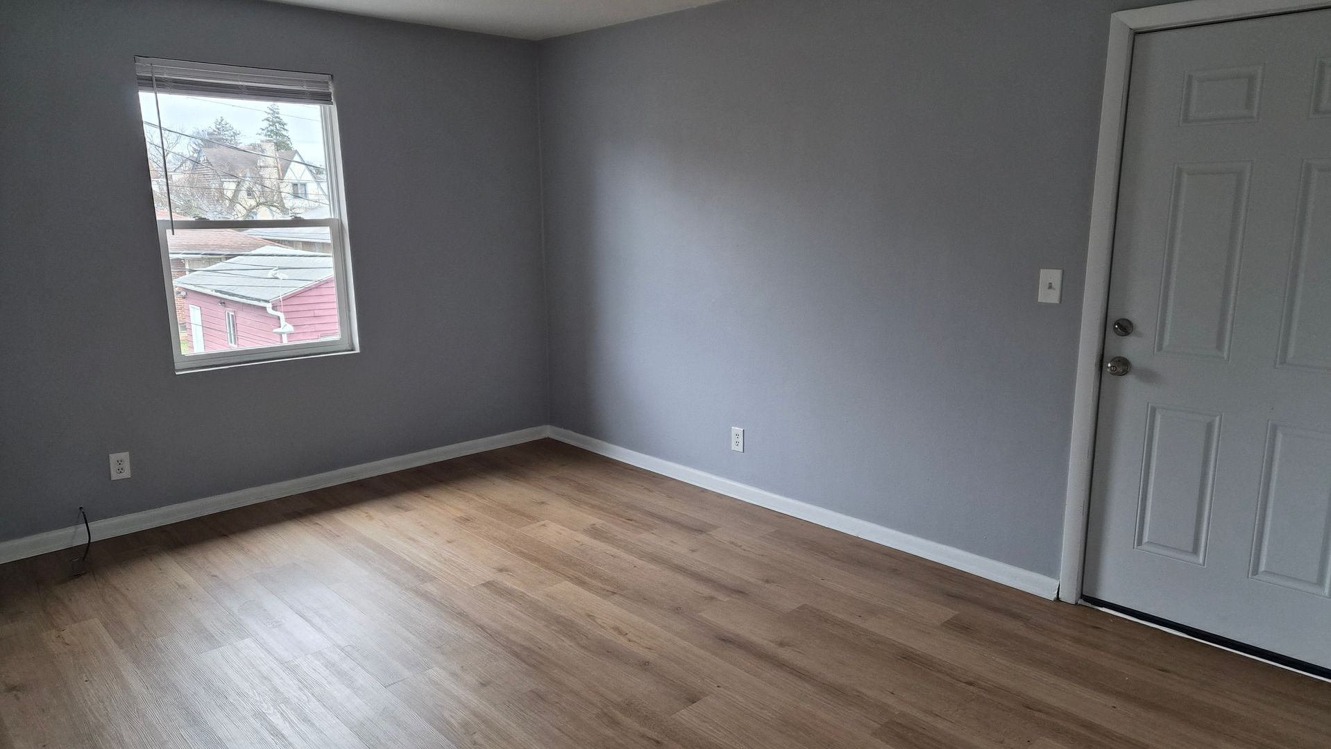 Columbus Apartment: 1414 E Columbus St