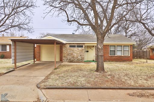 Complete update! 3 bed, 2 bath, 2 living, 1 car garage! – photo 1