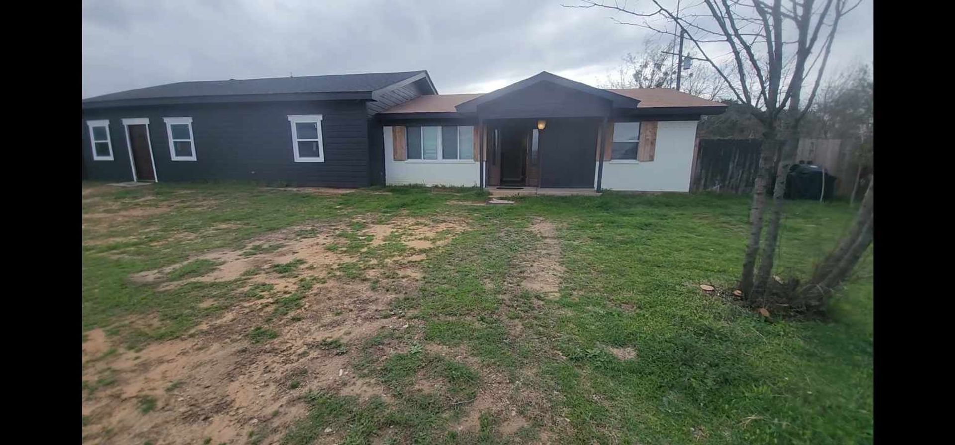 Granbury House: 5780 Randle Rd