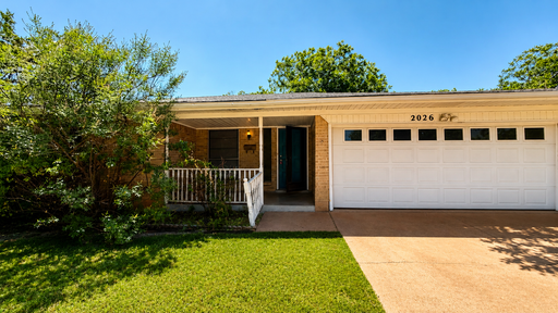 Updated, clean and Ready for June 1 – photo 1