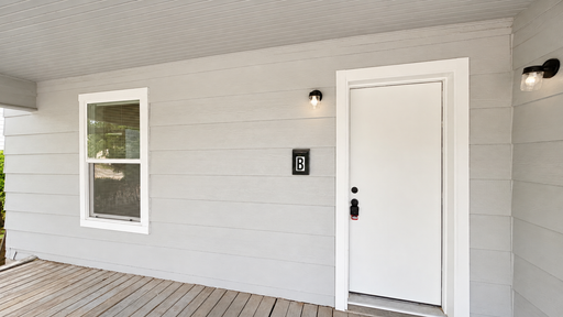 2/1 DUPLEX! COMPLETE UPDATE! Ready for a tour 9/8/26 – photo 1
