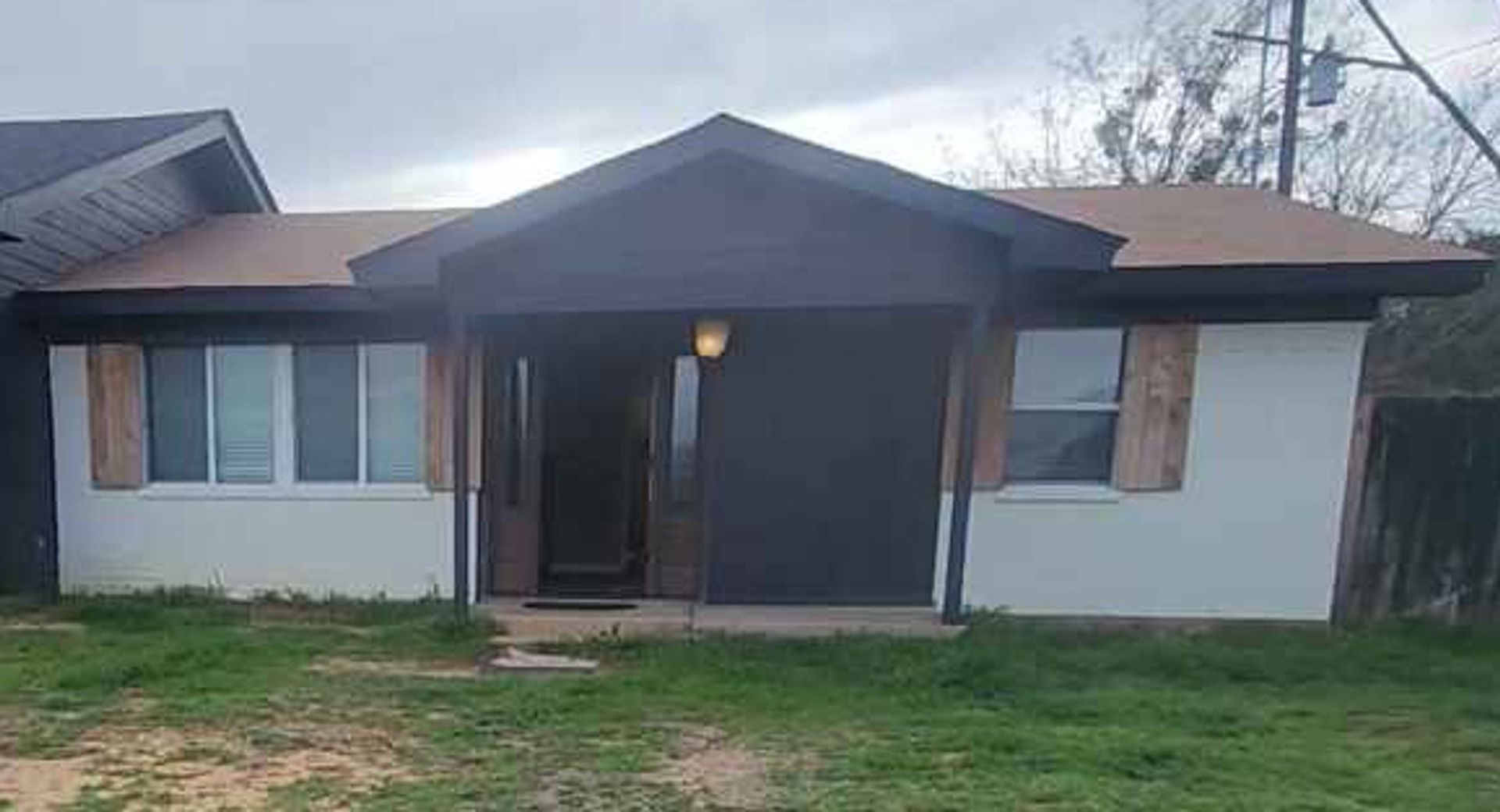 Granbury House: 5780 Randle Rd