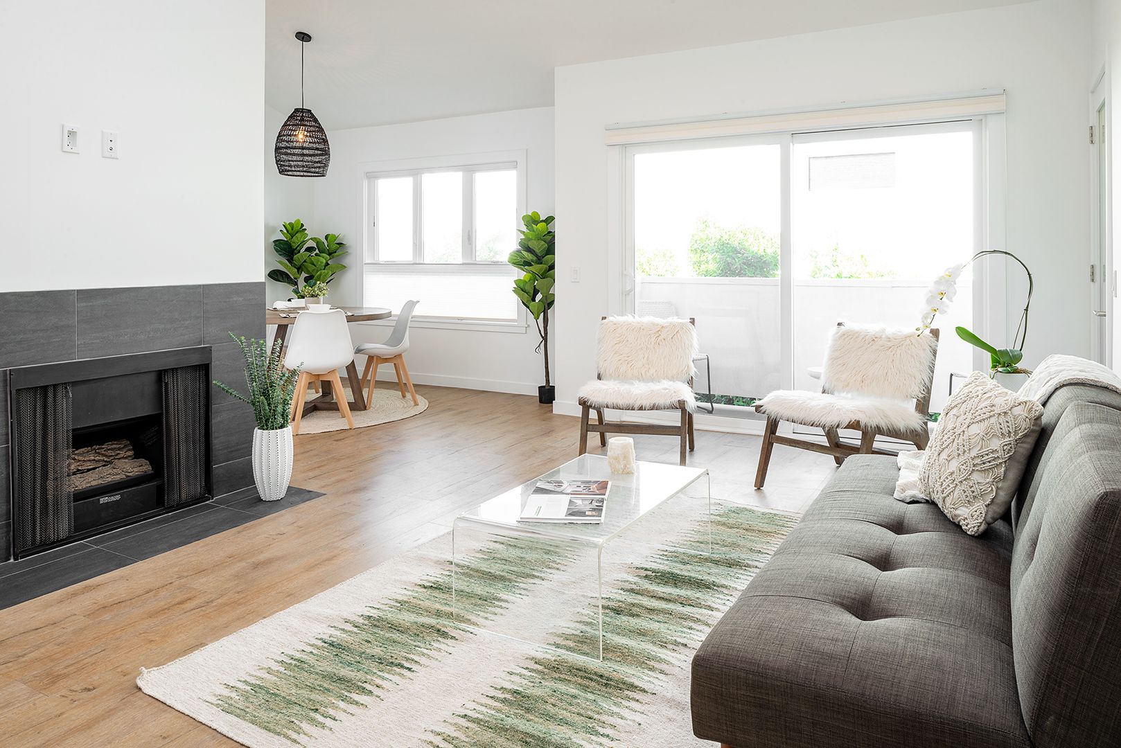 Los Angeles Apartment: 717 Orlando Avenue