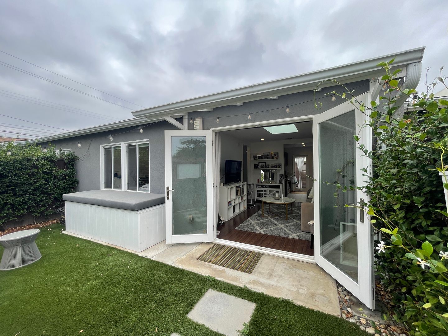 Santa Monica House: 2620 21St Street