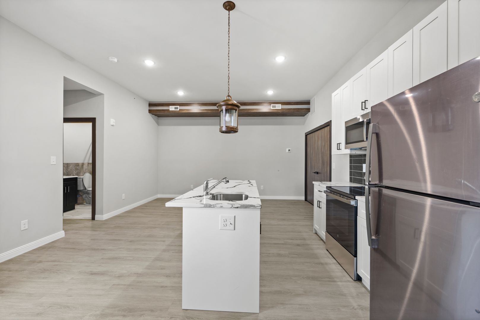 Philadelphia Apartment: 403 N Simpson St