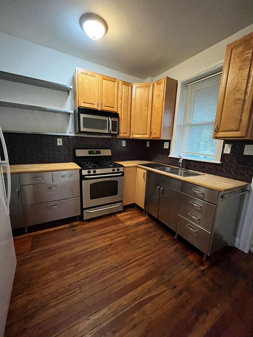 Philadelphia House: 328 N 42nd St